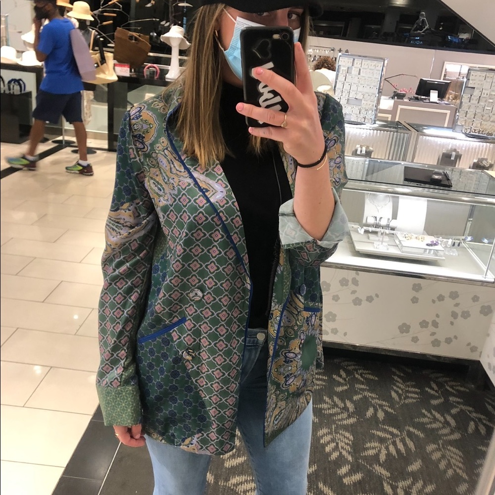 Fun top of jacket